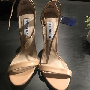 Beautiful nude Steve Madden strappy heels